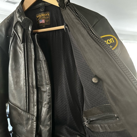 Vanson Black Leather Bomber Jacket - Picture 4 of 6